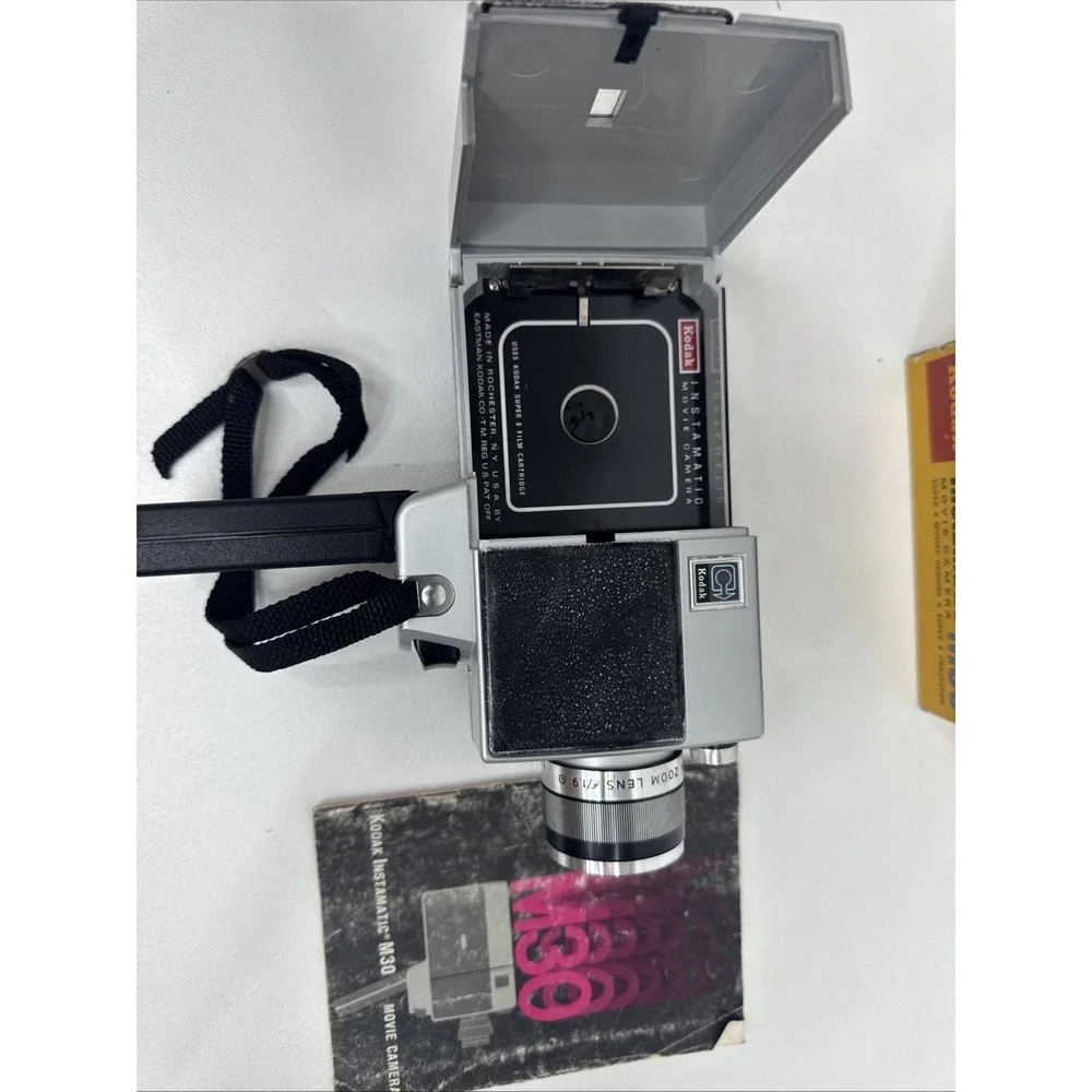 Vintage Kodak Instamatic M30 movie camera Super 8 No Film Untested